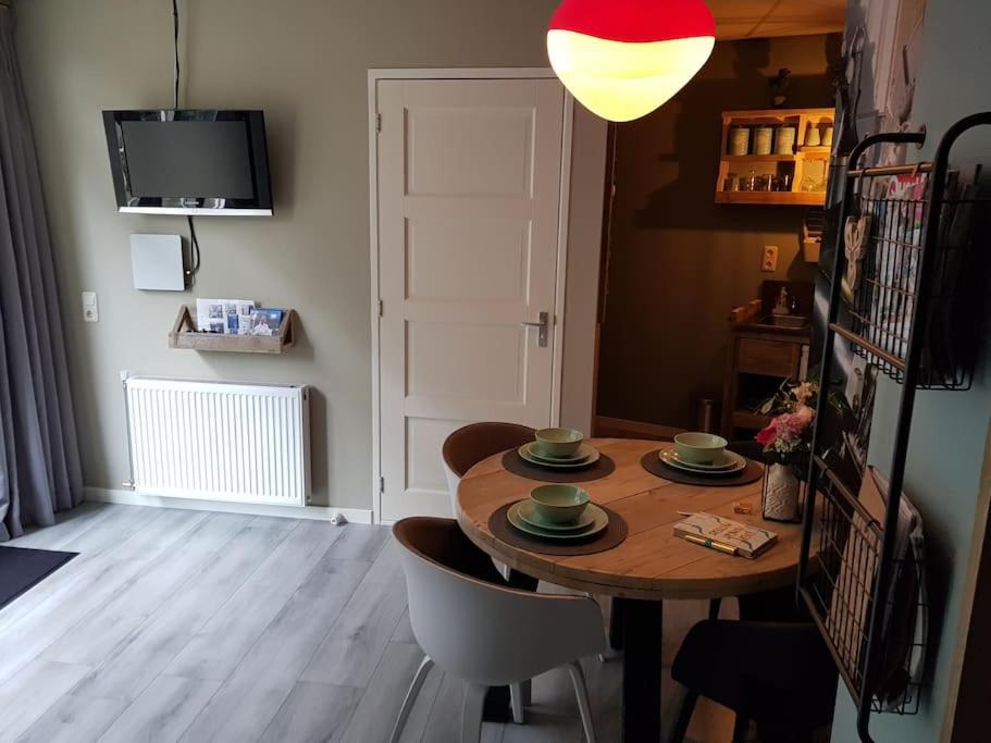 Appartement De Oliekan Medium Lemmer Exteriör bild