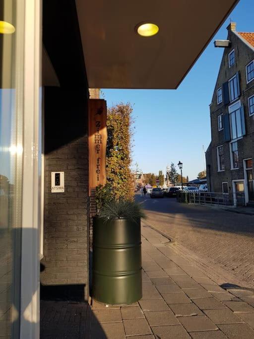 Appartement De Oliekan Medium Lemmer Exteriör bild